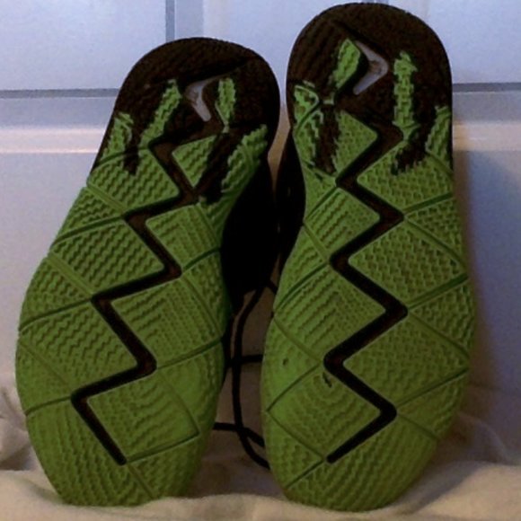 Nike kyrie Halloween 4 - Picture 2 of 4